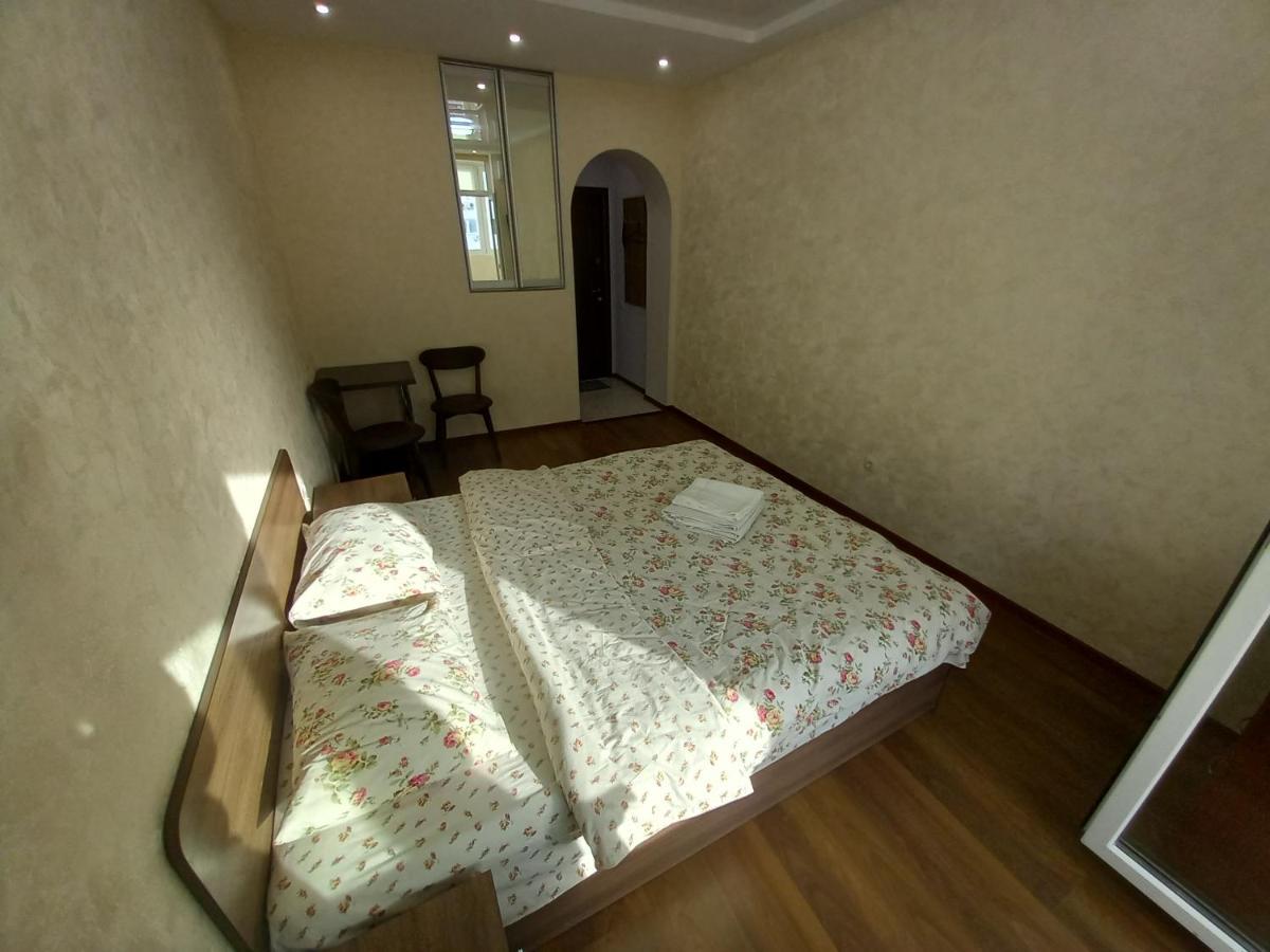 Smart Apartments Drahomanova 2А Kiev Luaran gambar