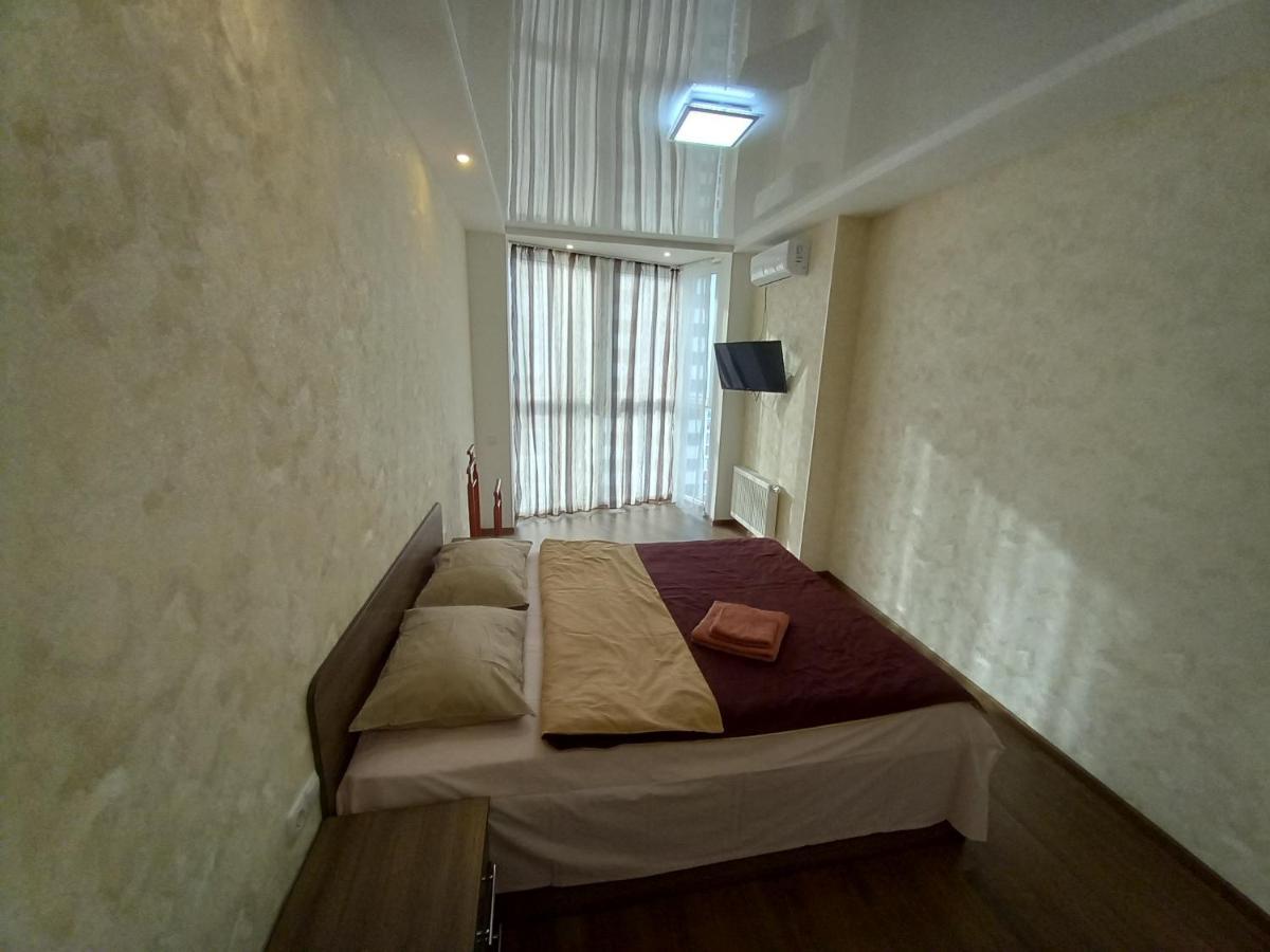 Smart Apartments Drahomanova 2А Kiev Luaran gambar