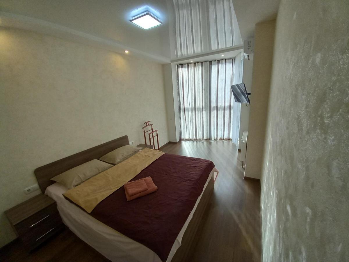 Smart Apartments Drahomanova 2А Kiev Luaran gambar
